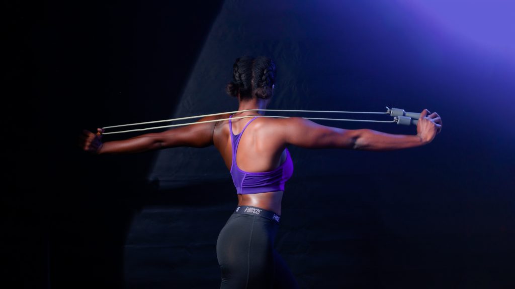 Jakie ćwiczenia ramion, aby z nich schudnąć